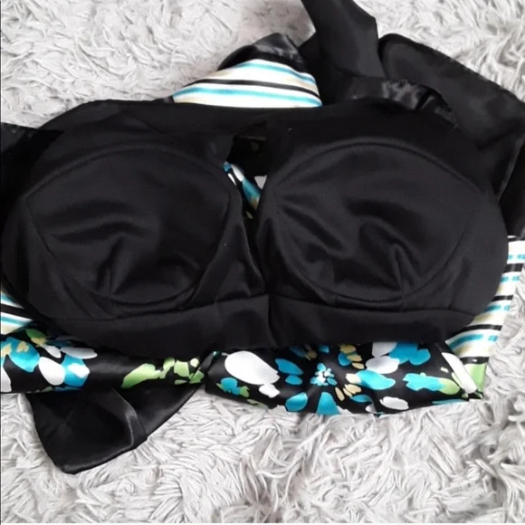 ❄️ Sale! Key Hole Front Gypsy Handkerchief Hem Dress. Size 4 - Picture 6 of 8